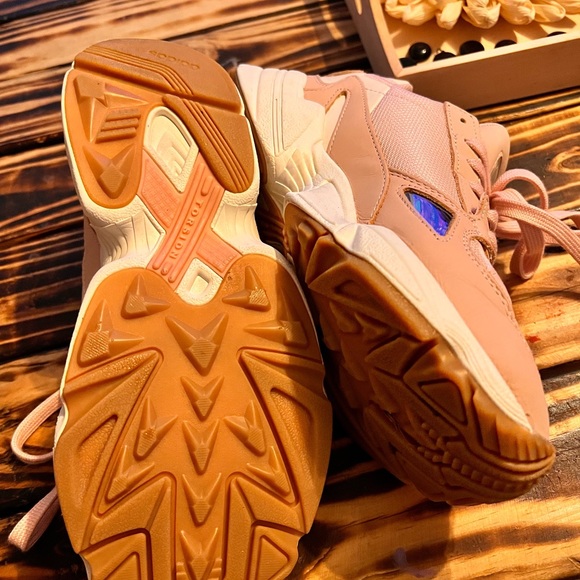 Adidas Torsion 💥LIKE NEW 💥 - Picture 4 of 4